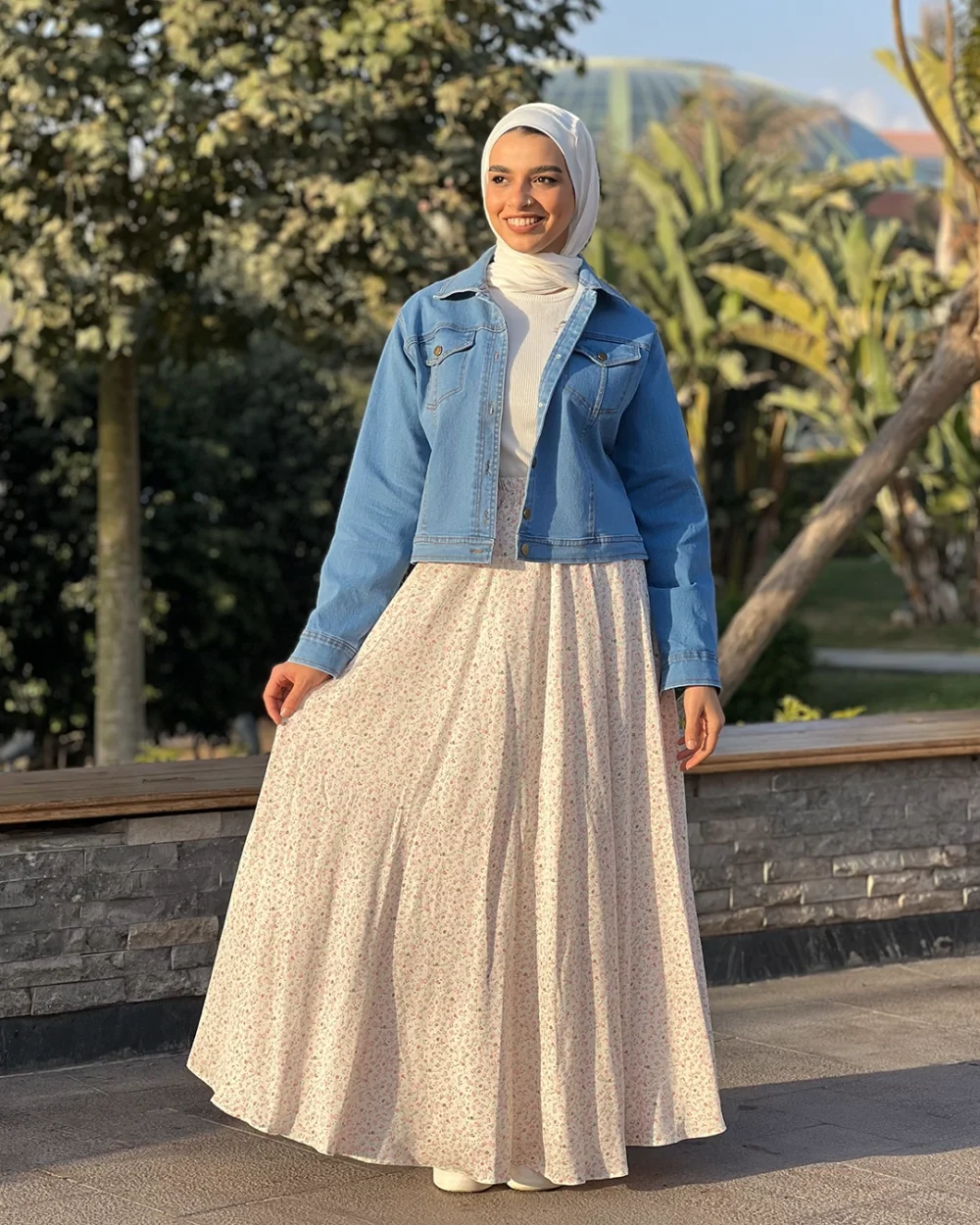الجاكيت الجينز القصير
