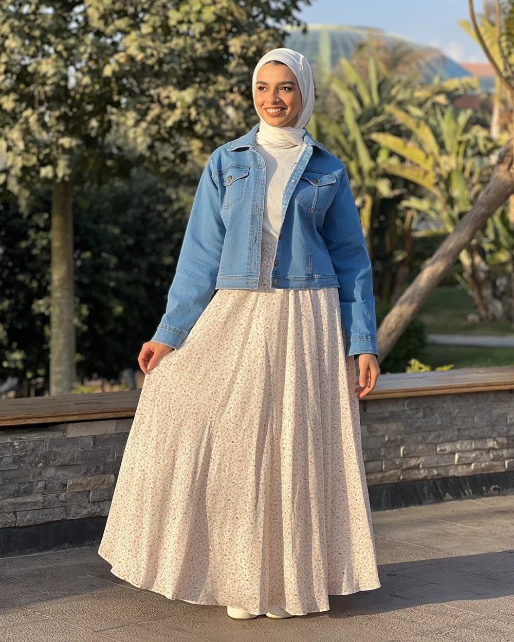 الجاكيت الجينز القصير