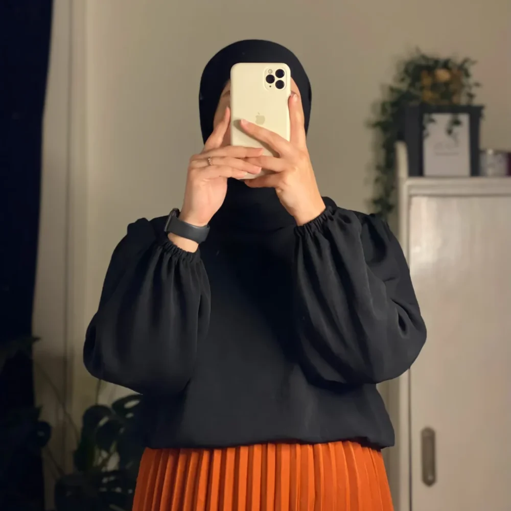 بلوزة سي واي