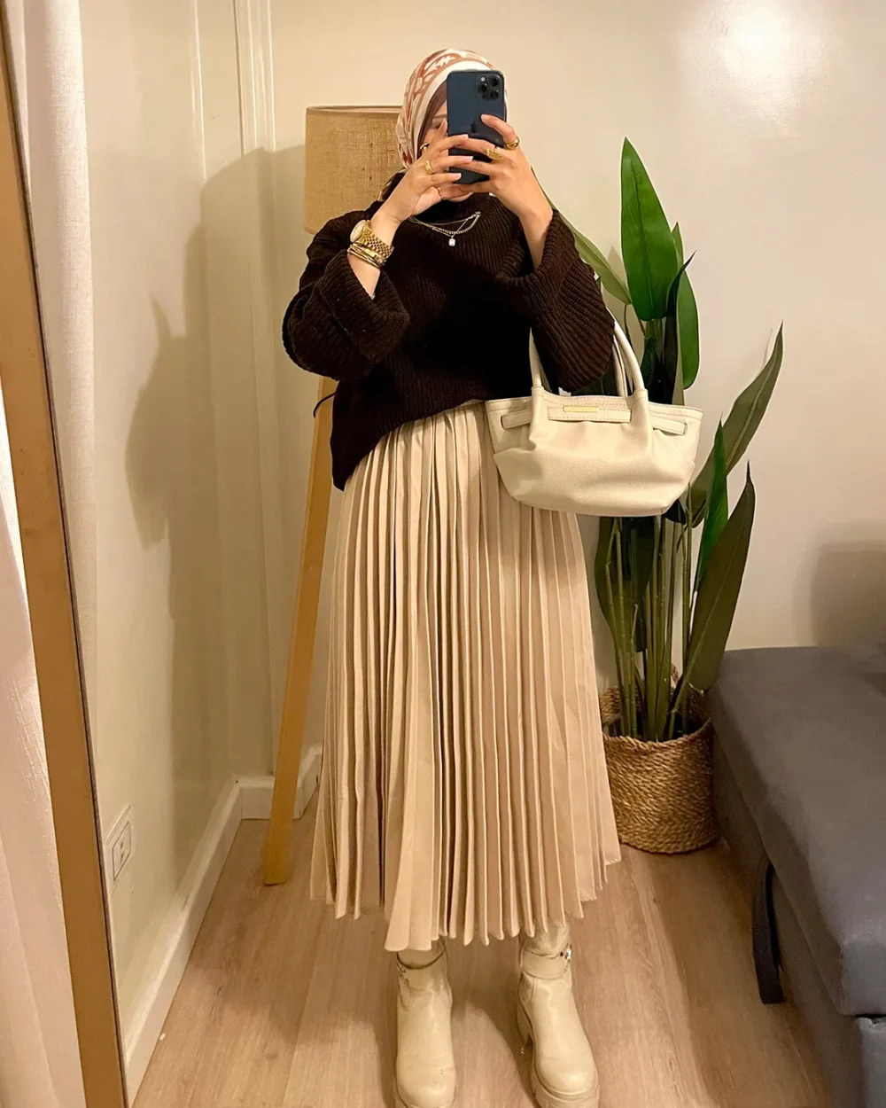 بلوفر-تريكو-بني بلوفر تريكو